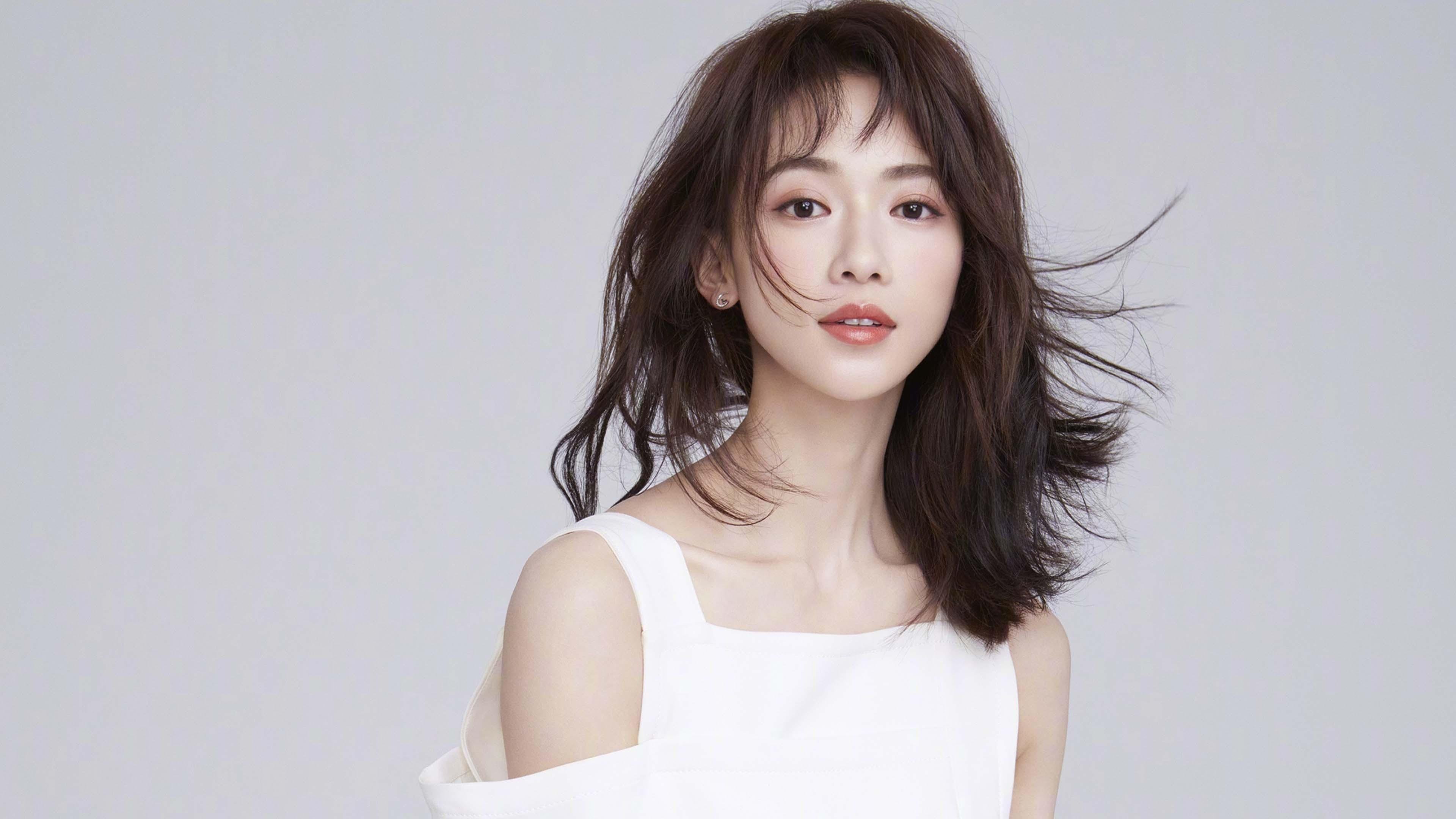 开云全站-波尔曼的传球与突破助袋鼠队轻松打破对方防线，波尔曼针服