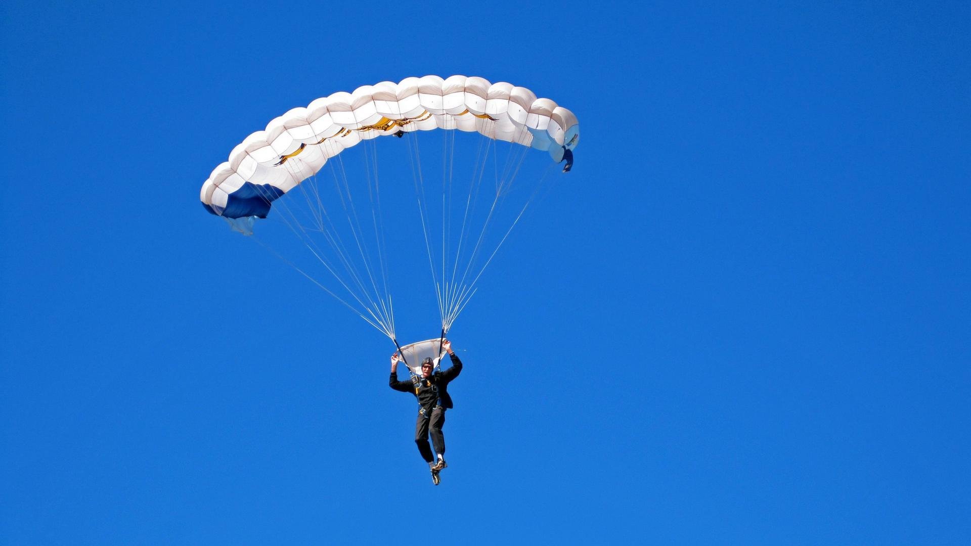 《电子竞技运动员的科学训练：让比赛更专业》，电子竞技的训练内容