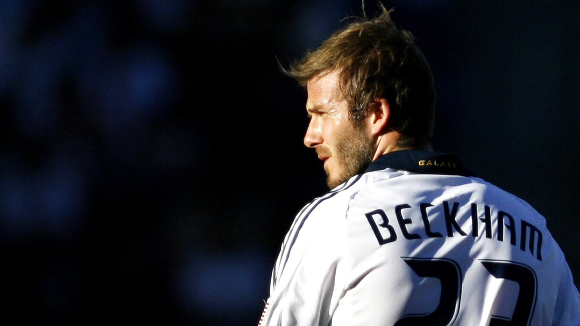 意甲战火不断，明星球员表现抢眼，精彩瞬间不断，意甲明星赛